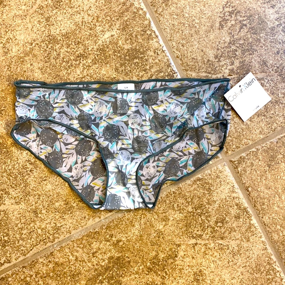 NWT Calvin Klein Underwear S